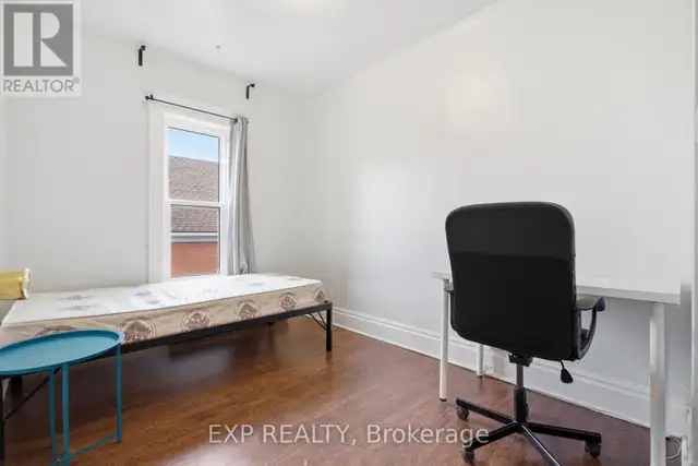 30 REGINA STREET N Waterloo, Ontario in Long Term Rentals in Kitchener / Waterloo - Image 17