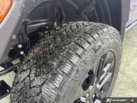 This Jeep Gladiator boasts a Regular Unleaded V-6 3.6 L/220 engine powering this Automatic transmiss... (image 9)
