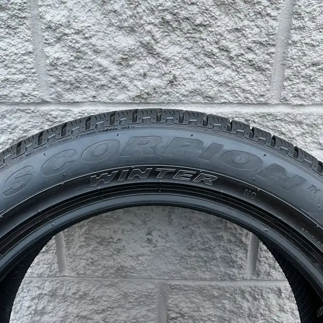 (98%) 2x 235/55R19 & 2x 255/50R19 Pirelli Scorpion N0 Winters in Tires & Rims in City of Toronto - Image 6