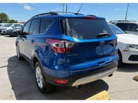 NO ACCIDENTS! CARFAX CLEAN! HEATED STEERING WHEEL, HEATED SEATS, ALLOY WHELLS, 4 WHEEL DRIVE, CRUISE... (image 4)