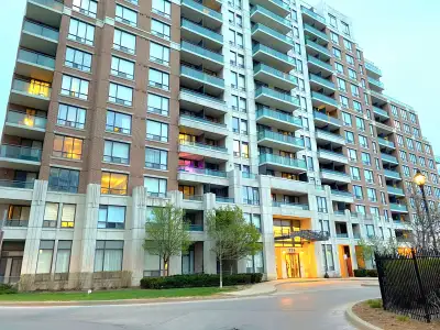 1 bedroom condo, 1 underground parking, 1 storage locker. Large private balcony with 2 walkouts over...