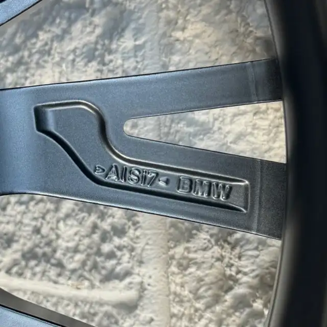 (98%) 4x BMW 2 | 3 | 4 Series 18" OEM Winter Wheels Package in Tires & Rims in City of Toronto - Image 9