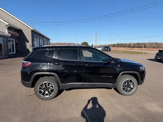 2024 Jeep COMPASS445588589679759367