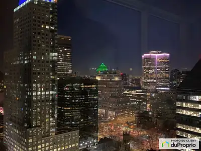 Courtiers vendeurs, s'abstenir. La Tour des Canadiens 3 vous propose ce fabuleux condo d'angle situé...