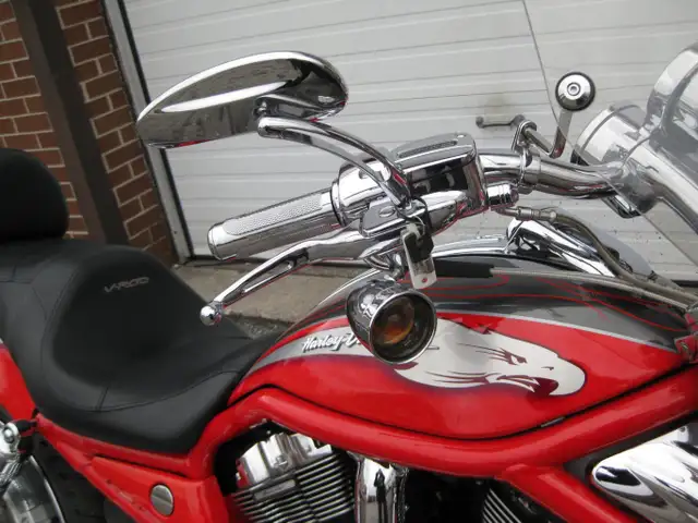2006 Harley-Davidson CVO VRSCSE2 Screamin’ Eagle V-Rod in Street, Cruisers & Choppers in City of Toronto - Image 7