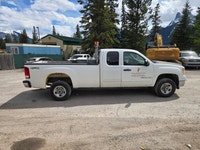 This item(s) are selling by Online Timed Auction Complete Dispersal for Prairie Pride Construction -... (image 5)