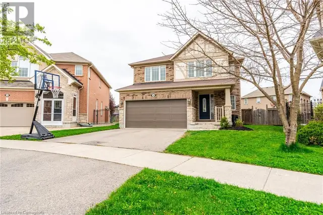 199 EMICK Drive Ancaster, Ontario in Houses for Sale in Hamilton - Image 3