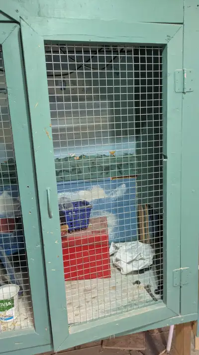 Includes: 4 doors with galvanized screen inserts Chicken coop box Handles and hinges included Dimens...