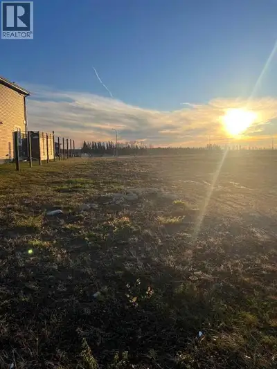 Residential lot located in the ever so quiet neighbourhood of Henning Ridge. Walking distance from t...