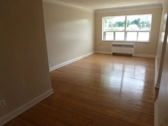 1 BEDROOM AVAILABLE CLOSE TO DOWNTOWN HAMILTON! in Long Term Rentals in Hamilton - Image 4