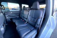 Heated Leather Seats,panoramic Moonroof,power Liftgate,power Front Seats,12.3 Touchscreen Display,ho... (image 9)