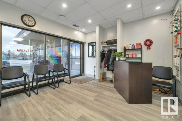 Established Hair Salon in Blue Quill! in Commercial & Office Space for Sale in Edmonton - Image 2