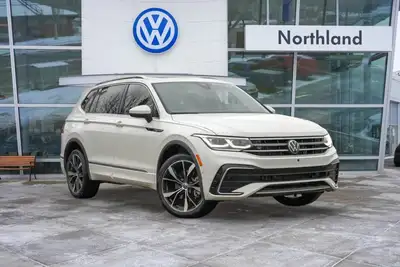 As a Volkswagen Certified Pre-Owned (CPO) vehicle, this Highline has been meticulously vetted and re...