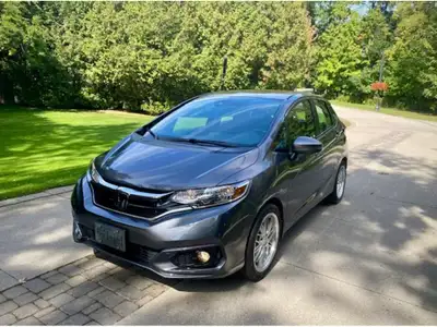 ONE OWNER!! EXTREMELY LOW MILEAGE!! LIKE NEW!! ALWAYS BEEN PARKED IN A GARAGE!! NEVER WINTER DRIVEN!...