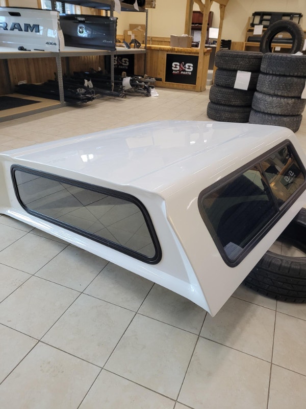 ACTION TRUCK BOX CAP SILVERADO SIRRA W/ 5’9” BOX WHITE Auto Body