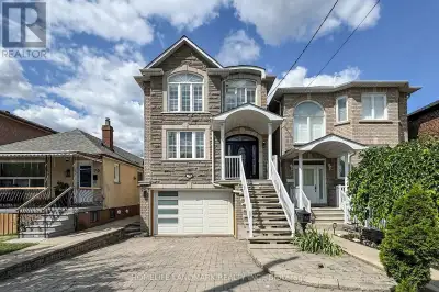 Customize a 2-Storey Detached Home Built in 2002. Spacious Kit W/Ample Cabinetry, Double Undermount...