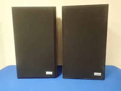 Pair of Vintage Pioneer Speakers -Model #CS-400A Speakers -Known For Its Vintage Sound & Design -Inc...