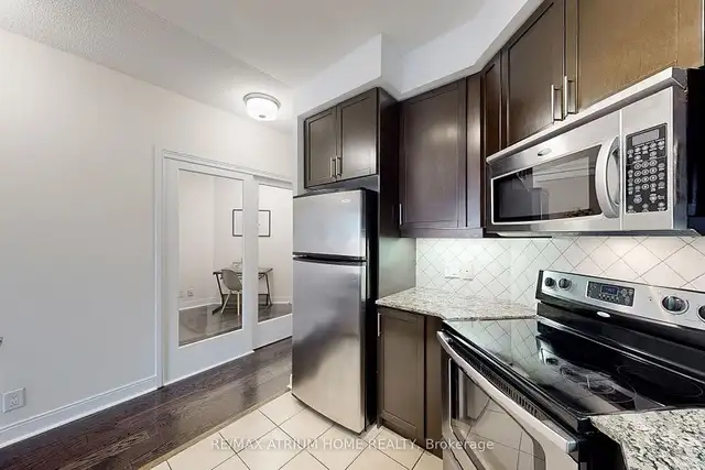 Beautiful 1 Bedroom + Den Condo in Condos for Sale in Mississauga / Peel Region - Image 9