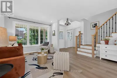 A Nice Home Located In The West Oak Trail Community! A Popular Mattamy-Built "South Creek" Model Wit...