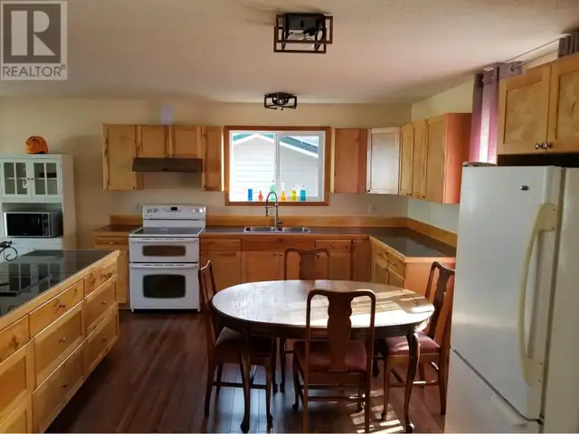 806 4TH AVENUE McBride, British Columbia in Houses for Sale in Quesnel - Image 7