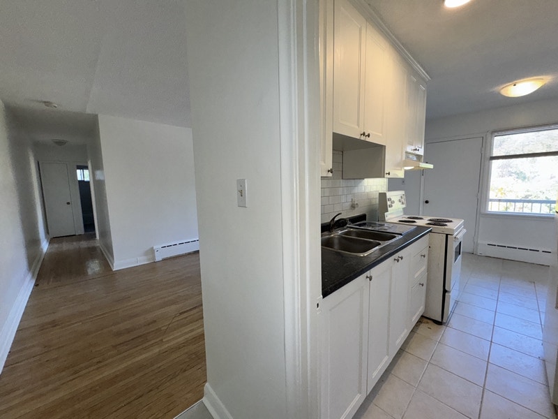 Charming 2 Bedroom Apartment on Shirley Ave. 3