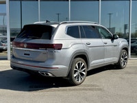 * Drivetrain: Standard 4MOTION All-Wheel Drive system paired with an 8-speed automatic transmission... (image 2)