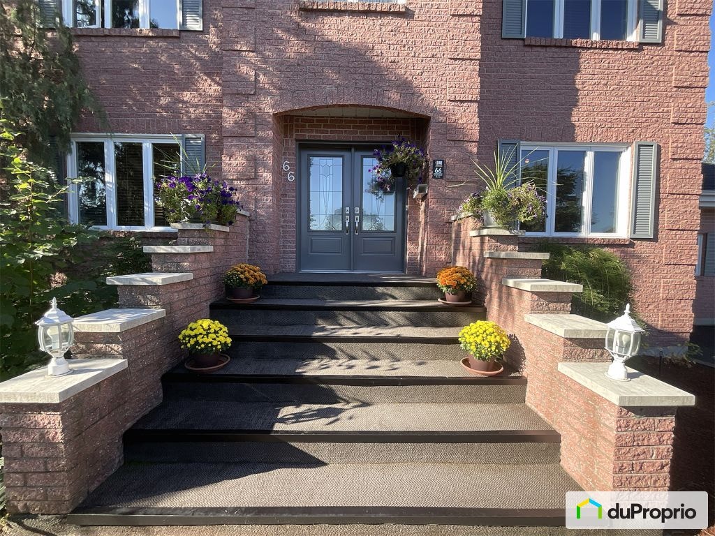 $929,600 - 2 Storey for sale in St-Joseph-Du-Lac — photo 2