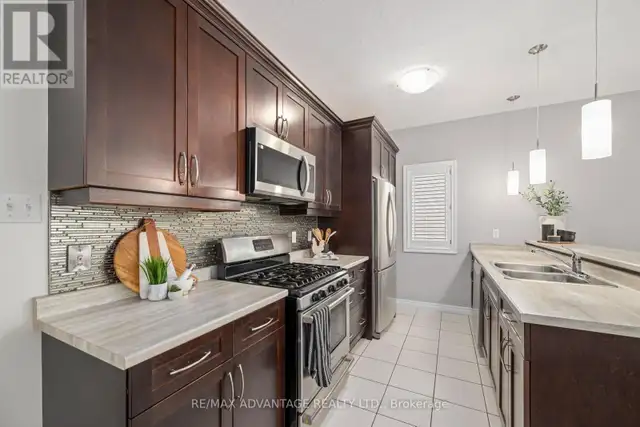 10 - 960 BITTERBUSH CRESCENT London North (North M), Ontario in Land for Sale in London - Image 11