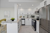 1 Bed, 1 Bath, Spacious and Recently Renovated Kitchen, Spectacular Location with CN Tower views, Un... (image 3)