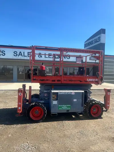 2015 Skyjack SJ6832RT- Kubota Diesel Engine, Block Heater, 32’ Max Platform Height, 69” wide, 1000lb...