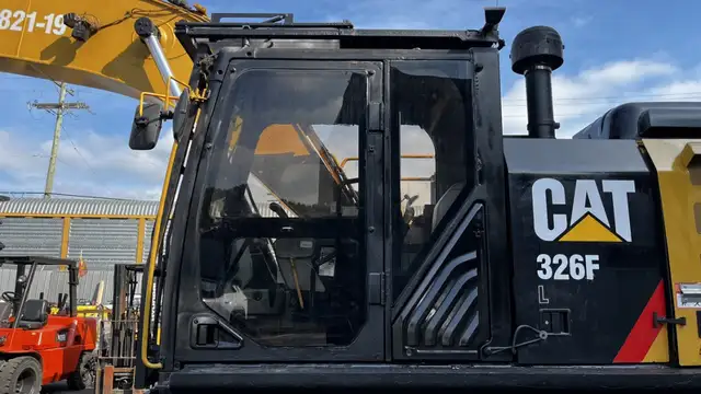2018 Caterpillar 326F L Excavator in Heavy Trucks in Edmonton - Image 12