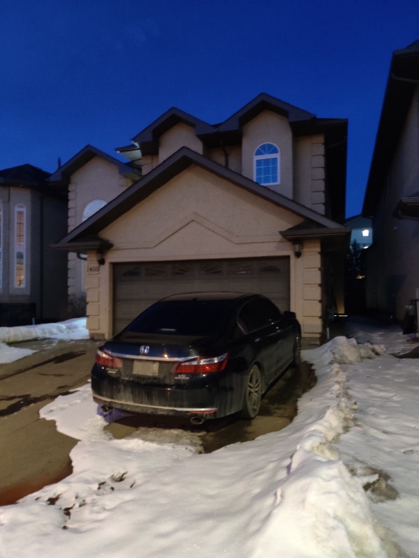 4 +1 Bedrooms Luxury house Long Term Rentals Edmonton Kijiji