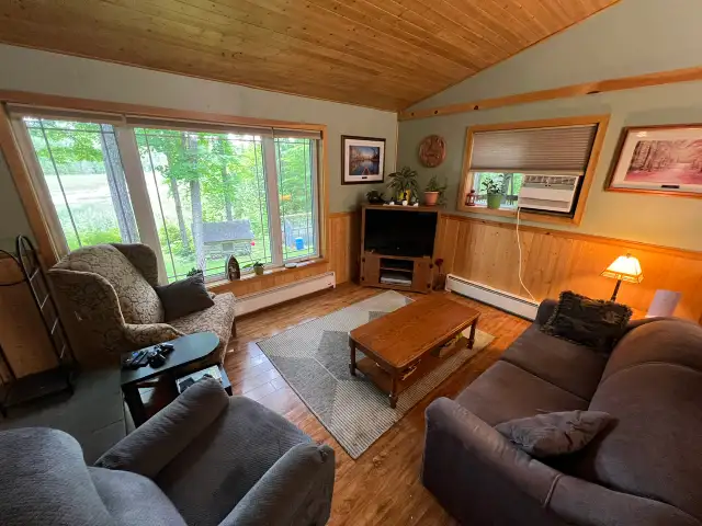 AFFORDABLE WATERFRONT HOME in Houses for Sale in Ottawa - Image 4