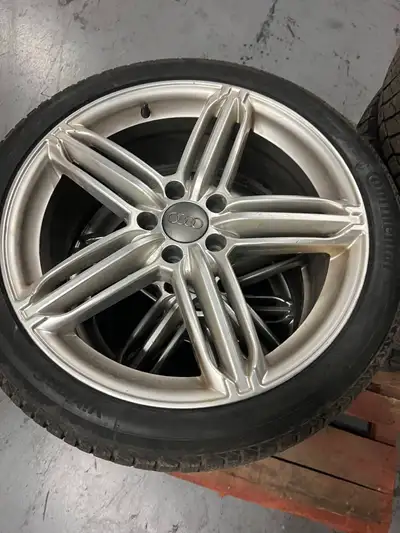 Continental Viking winter tires 235/40/19 with 6-6.5mm tread 5x112 66.6 with hubring 57.1 19x8 et45...