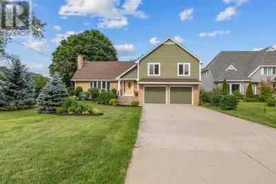 Welcome to 135 Queen Elizabeth Drive, a stunning 4-bedroom, 3-bathroom waterfront home situated in o...