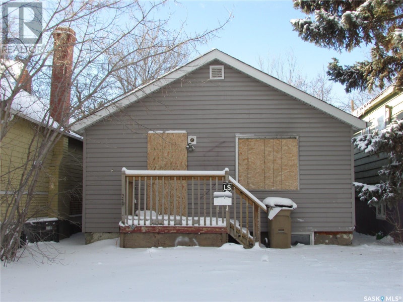 1308 Montague STREET Regina, Saskatchewan Houses for Sale Regina