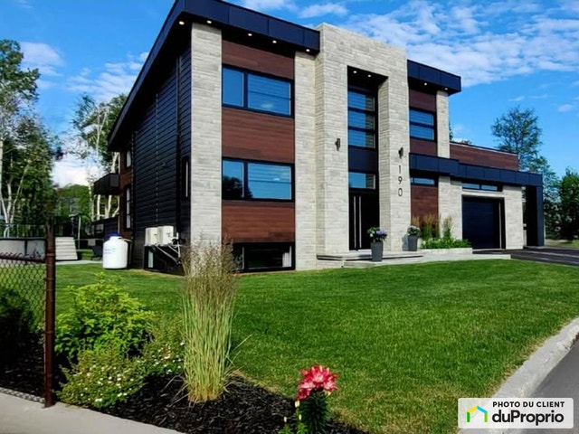 $695,000 - 2 Storey for sale in St-Honore-De-Chicoutimi — photo 2