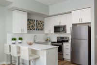 3 bedroom apartment for rent in Kelowna at Glenmore Central-won't last long-Call today! Live in luxu... (image 1)