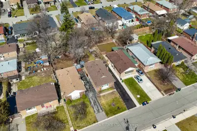 Attention First-Time Home Buyers, Young Families, And Investors: Meticulously Maintained Detached Bu...