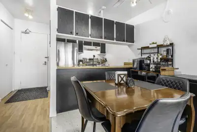 Appartement 3 et demi dans un immeuble situé à proximité du Cégep de Lévis-Lauzon, dans un quartier...