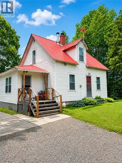 Welcome home to 382 Route 116! Have you been looking for the perfect place to call home? Look no fur...
