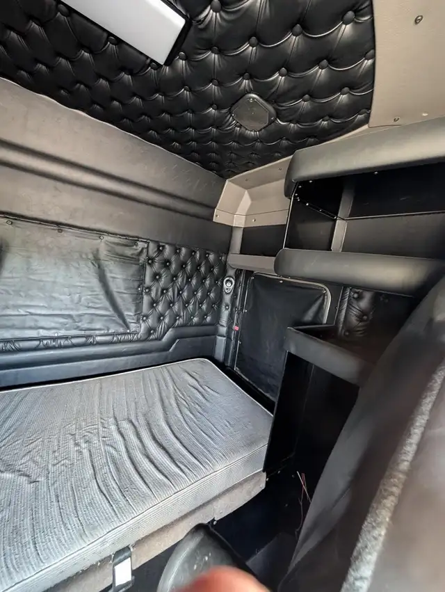 2020 KENWORTH W900L in Heavy Trucks in City of Montréal - Image 22