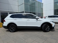 Humberview Volkswagen on the Queensway This Certified Pre-Owned 2022 Volkswagen Tiguan Comfortline 4... (image 7)