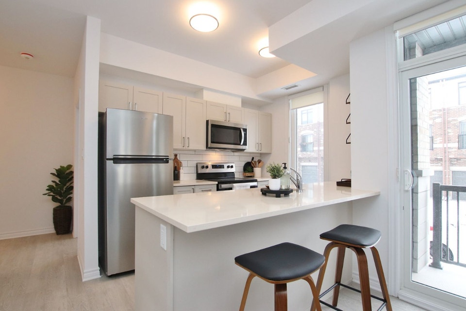 2 Bedroom + Den available at 525, 545 & 555 Recolte 5