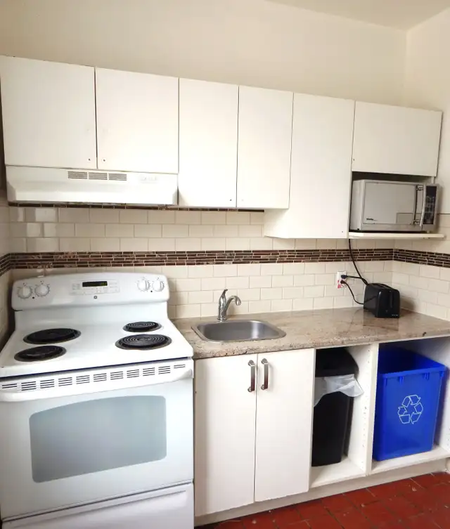 SPACIOUS PRIVATE ROOMS FOR RENT - SANDY HILL in Room Rentals & Roommates in Ottawa - Image 6