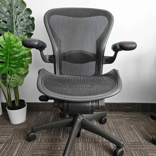 Herman Miller Aeron size b ergonomic office chair FREE DELIVERY in Chairs & Recliners in City of Toronto - Image 7