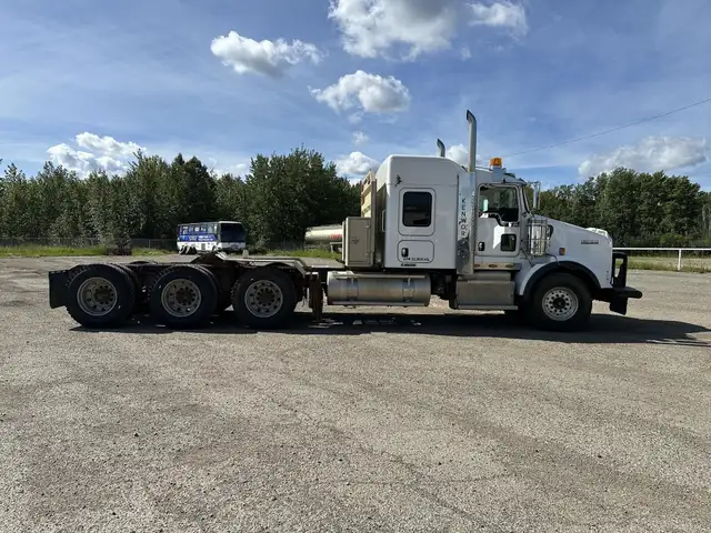2013 KENWORTH T800 in Heavy Trucks in Saskatoon - Image 5