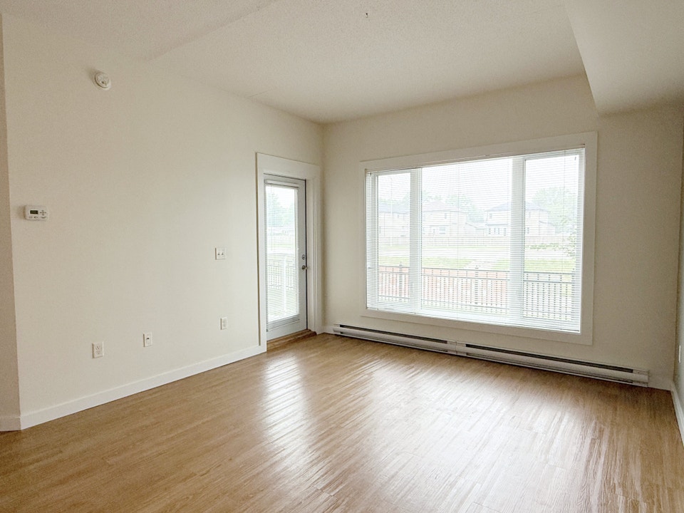 Chancellor - 1 bed / 1 Bath Available NOW! 3
