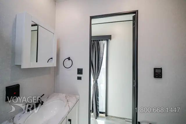 2026 Jayco Jay Flight 401FLTS Bungalow in Travel Trailers & Campers in Kelowna - Image 22