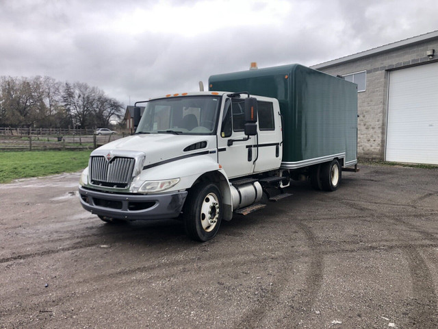 2012 International 4300 CREW CAB w/ 18’ Box LOW KMS 73,000kms!!! in Heavy Trucks in Mississauga / Peel Region - Image 4